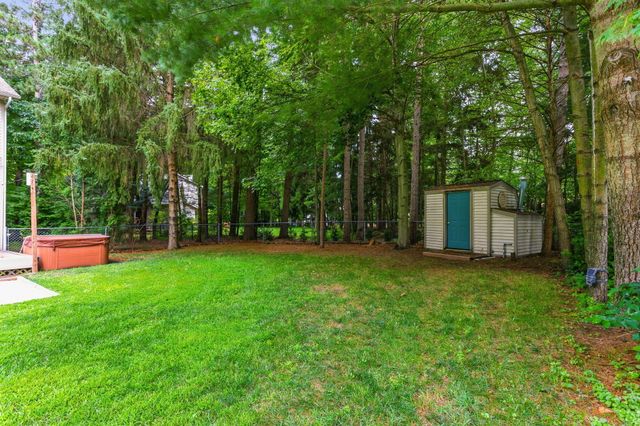 15250 Hofma Drive, Grand Haven, MI 49417