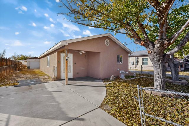 2306 Wilma Road NW, Albuquerque, NM 87104