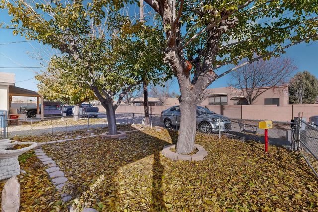 2306 Wilma Road NW, Albuquerque, NM 87104