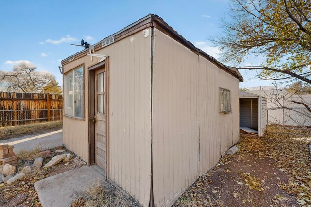 2306 Wilma Road NW, Albuquerque, NM 87104