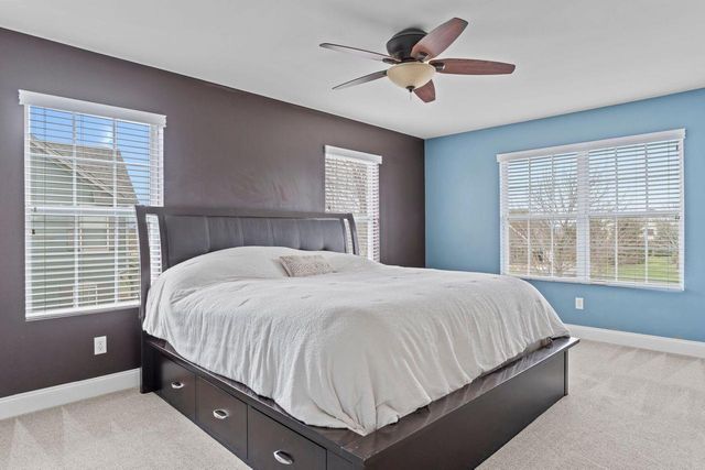 1833 La Belle Springs LANE, Oconomowoc, WI 53066