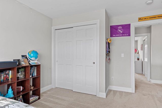 1833 La Belle Springs LANE, Oconomowoc, WI 53066