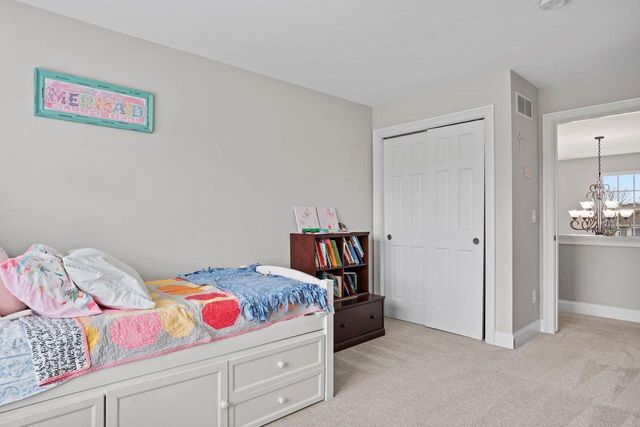 1833 La Belle Springs LANE, Oconomowoc, WI 53066