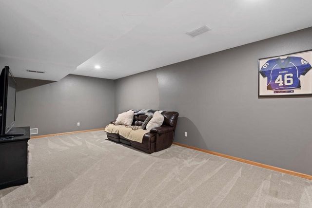 1833 La Belle Springs LANE, Oconomowoc, WI 53066