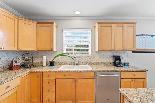 1833 La Belle Springs LANE, Oconomowoc, WI 53066
