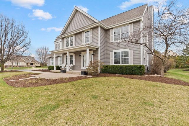 1833 La Belle Springs LANE, Oconomowoc, WI 53066