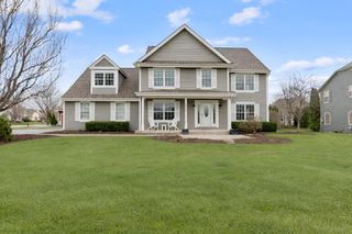 1833 La Belle Springs LANE, Oconomowoc, WI 53066