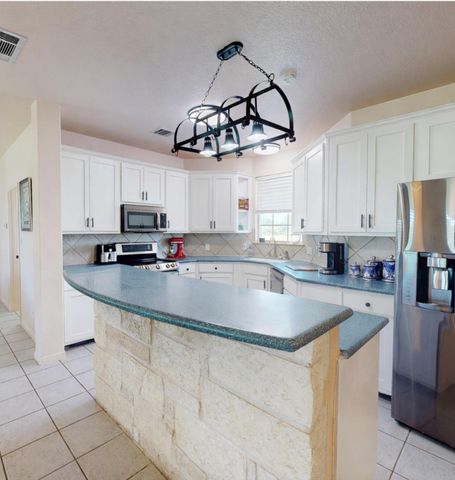 913 County Road 220, Florence, TX 76527
