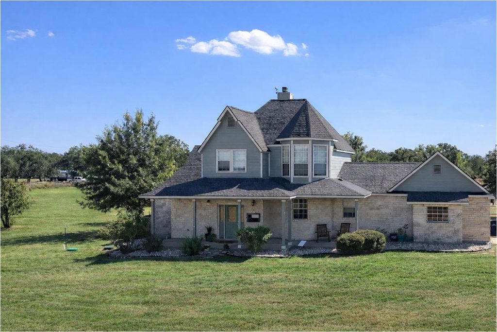913 County Road 220, Florence, TX 76527
