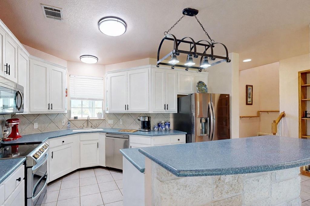 913 County Road 220, Florence, TX 76527