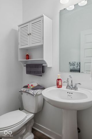 1046 Elmwood Lane, Greenwood, IN 46143