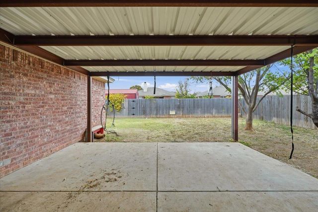 1931 77th Place, Lubbock, TX 79423