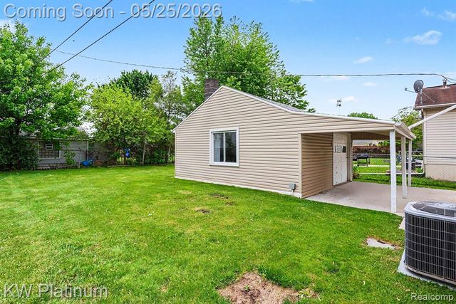 19070 Melvin Street, Roseville, MI 48066