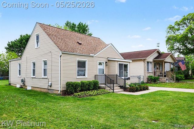 19070 Melvin Street, Roseville, MI 48066