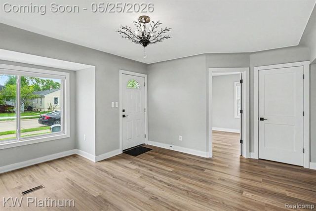 19070 Melvin Street, Roseville, MI 48066