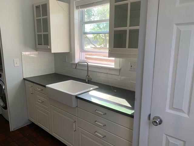 140 Riverbank Rd, Northampton, MA 01060