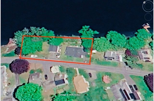 140 Riverbank Rd, Northampton, MA 01060