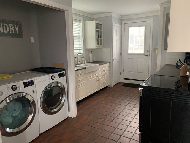 140 Riverbank Rd, Northampton, MA 01060