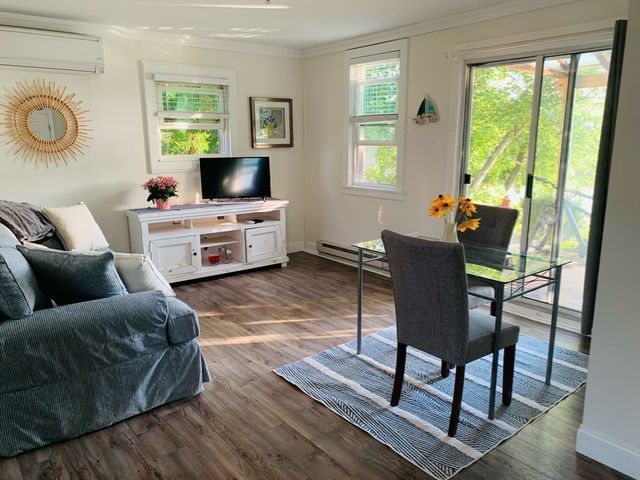 140 Riverbank Rd, Northampton, MA 01060