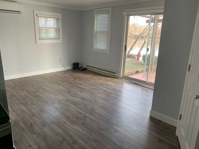 140 Riverbank Rd, Northampton, MA 01060