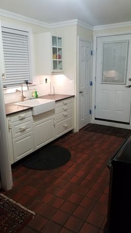 140 Riverbank Rd, Northampton, MA 01060