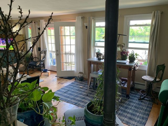 140 Riverbank Rd, Northampton, MA 01060