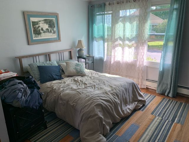 140 Riverbank Rd, Northampton, MA 01060