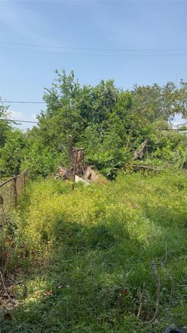 241 Owens Street, Houston, TX 77029