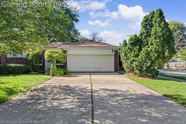 22300 Lanse Street, St. Clair Shores, MI 48081