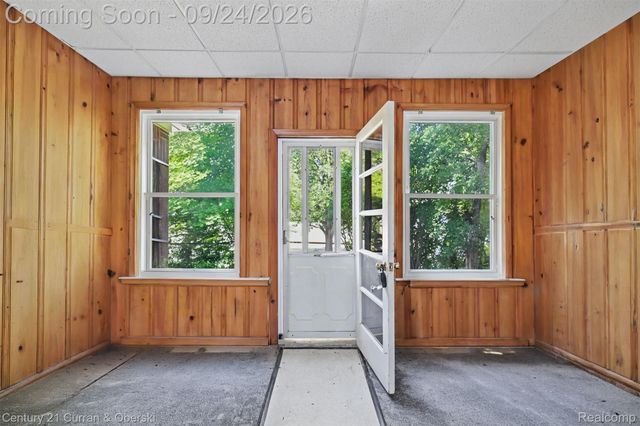 22300 Lanse Street, St. Clair Shores, MI 48081