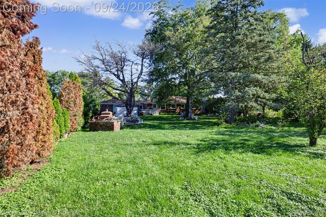 22300 Lanse Street, St. Clair Shores, MI 48081