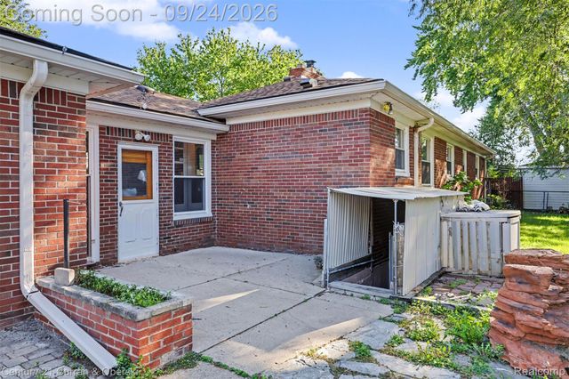 22300 Lanse Street, St. Clair Shores, MI 48081