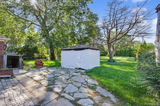 22300 Lanse Street, St. Clair Shores, MI 48081