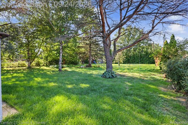 22300 Lanse Street, St. Clair Shores, MI 48081