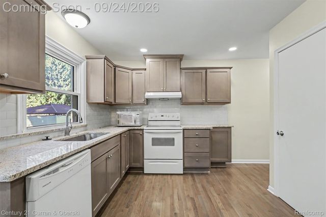 22300 Lanse Street, St. Clair Shores, MI 48081