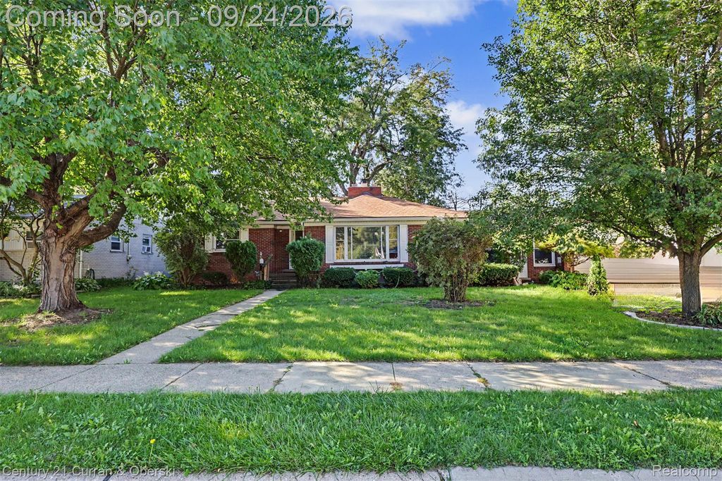 22300 Lanse Street, St. Clair Shores, MI 48081