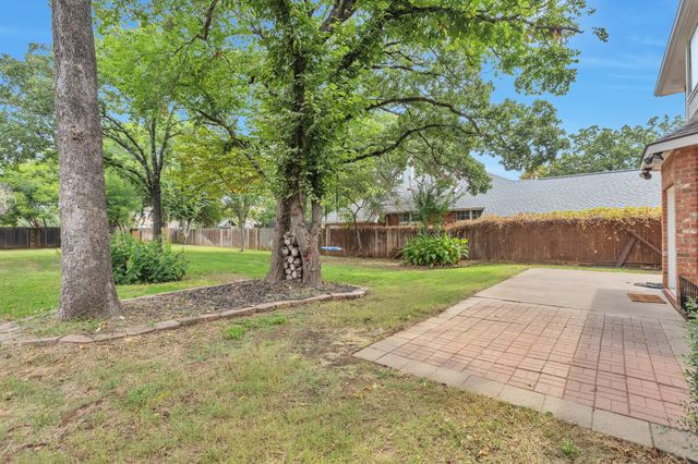 3825 Misty Glen Court, Bedford, TX 76021