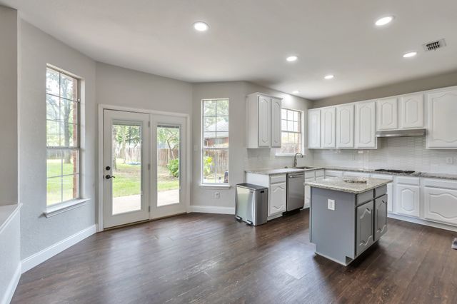 3825 Misty Glen Court, Bedford, TX 76021