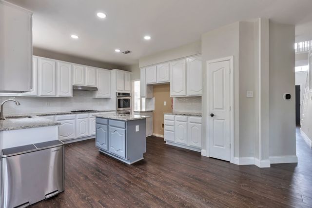 3825 Misty Glen Court, Bedford, TX 76021