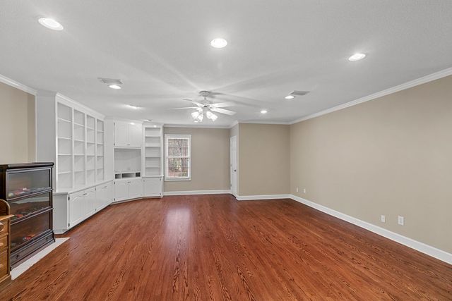 2000 Deerpath, Dothan, AL 36303