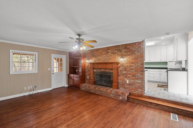 2000 Deerpath, Dothan, AL 36303