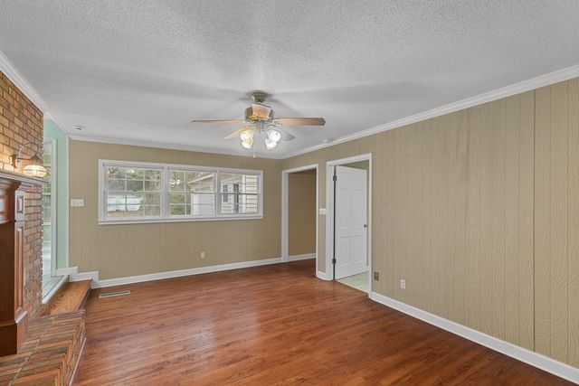 2000 Deerpath, Dothan, AL 36303