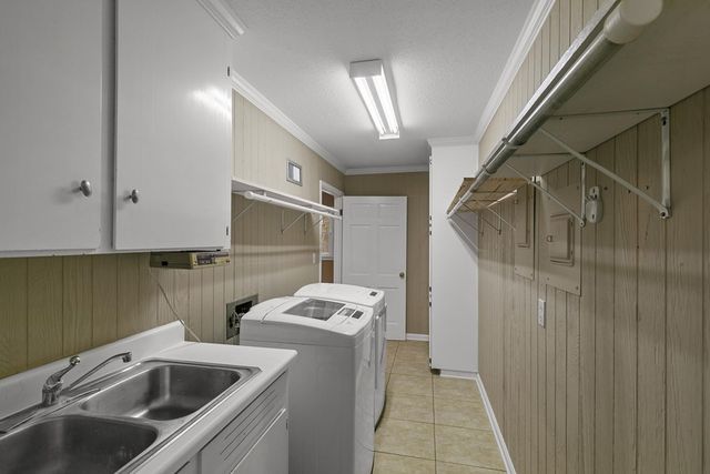 2000 Deerpath, Dothan, AL 36303