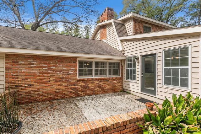 2000 Deerpath, Dothan, AL 36303