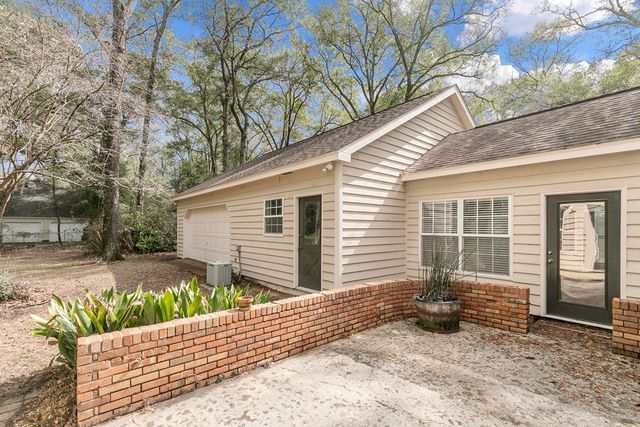 2000 Deerpath, Dothan, AL 36303