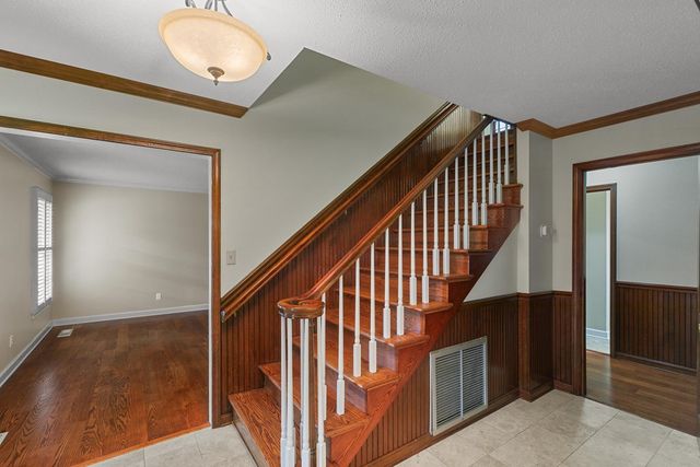 2000 Deerpath, Dothan, AL 36303