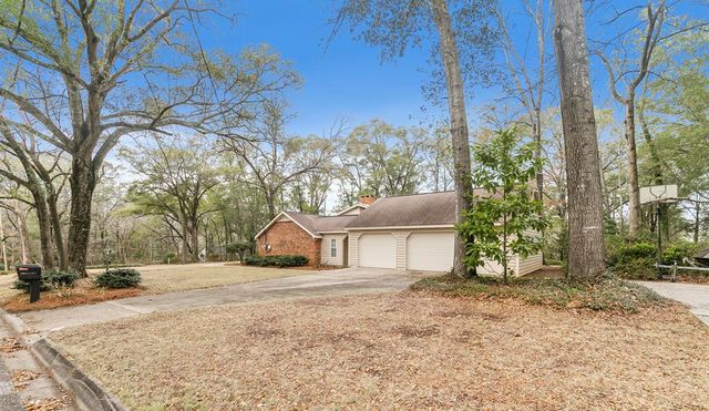 2000 Deerpath, Dothan, AL 36303