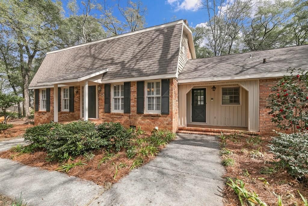 2000 Deerpath, Dothan, AL 36303