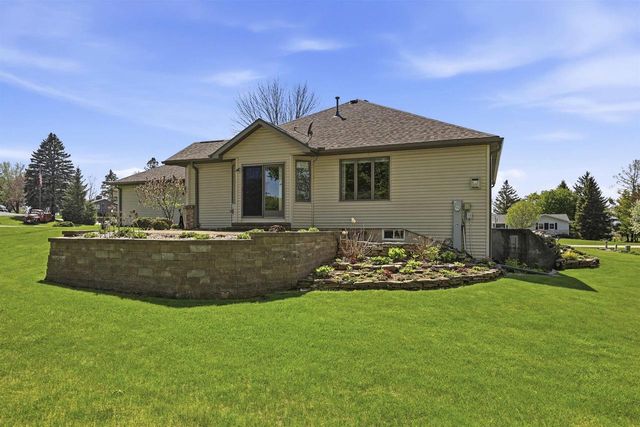 W5472 EDELWEISS COURT, Appleton, WI 54913