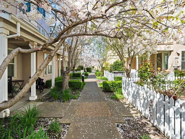 2035 Aristides Ct, Napa, CA 94559